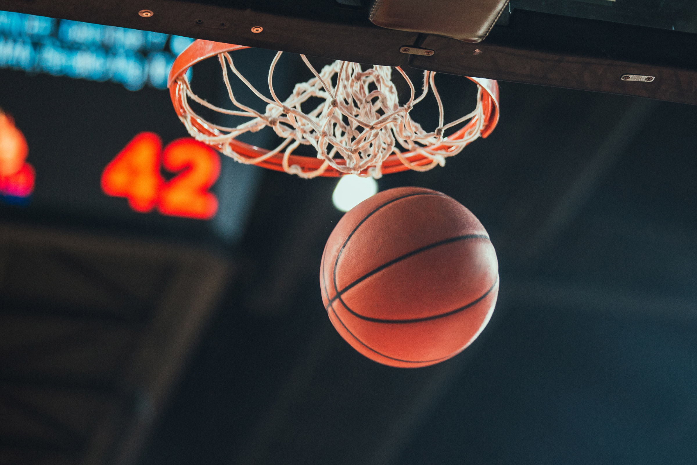 Basketball Anzeigetafeln, Scoreboards + Video-Displays Schauf