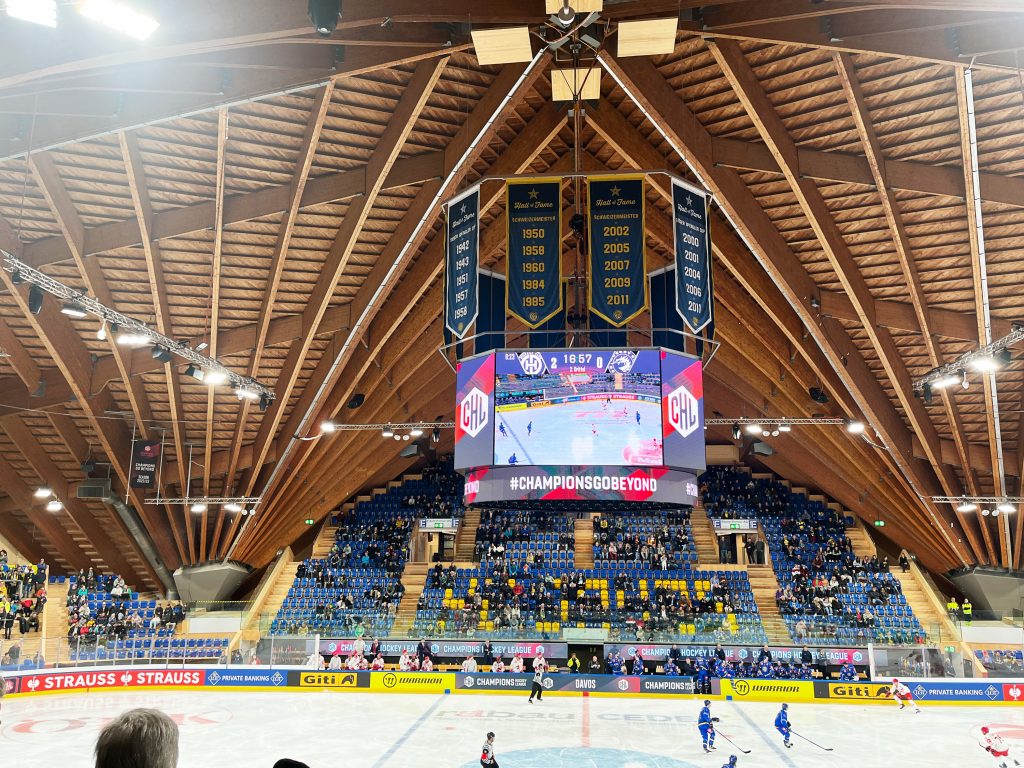 HC Davos Eissporthalle Videowuerfel