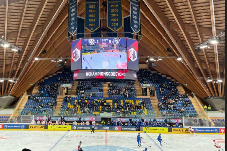 Projekt: HC Davos Eissporthalle Videowürfel