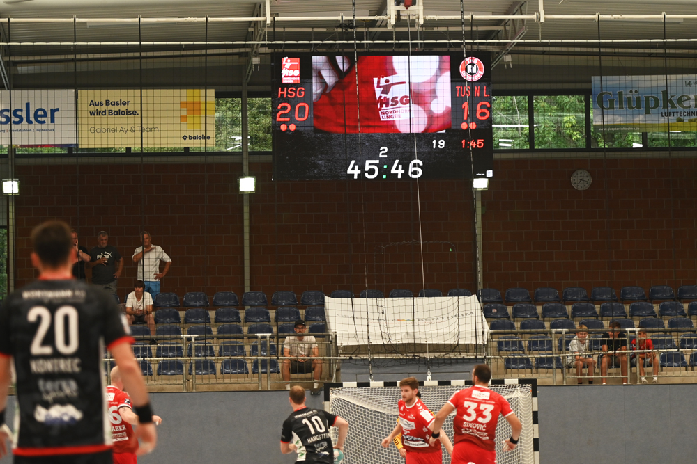 Handball-Arena-Nordhorn-Lingen-mit-Videodisplay