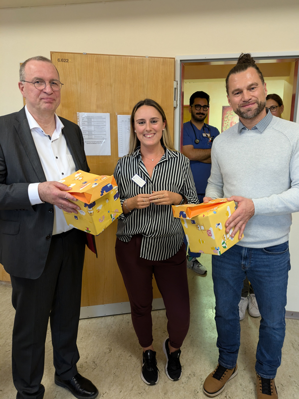 Zwei-Tonie-Boxen-von-Schauf-und-BB-Aid-für-die-kleinen-Patienten