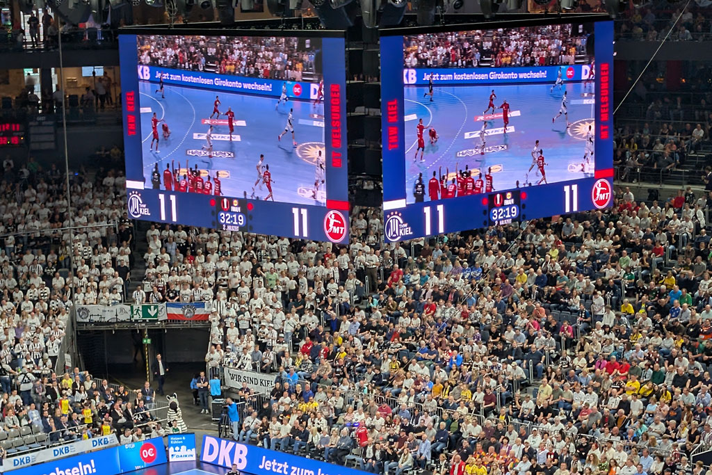 Final-Four-Handdball-Scoreboard-auf-Videowürfel